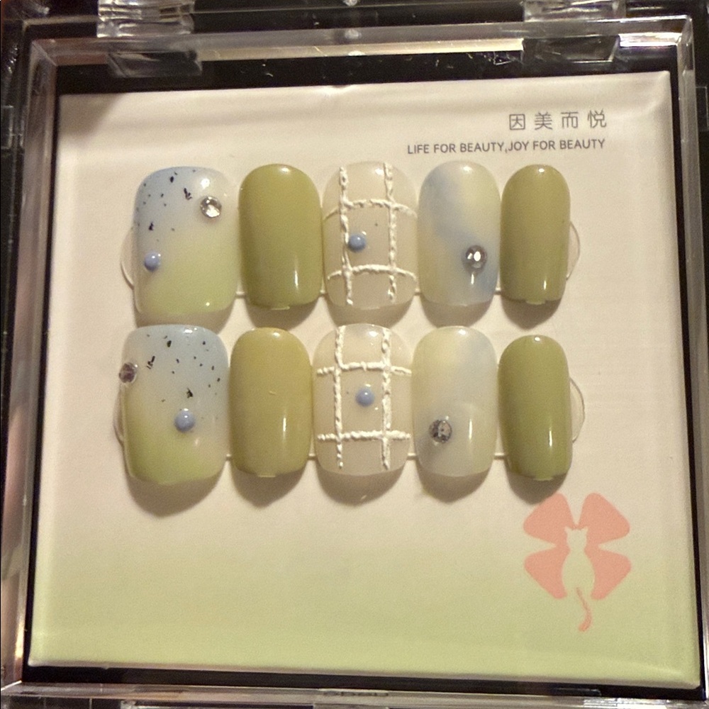 5/$25 MOCYNE  elegant Nail Set 🆕